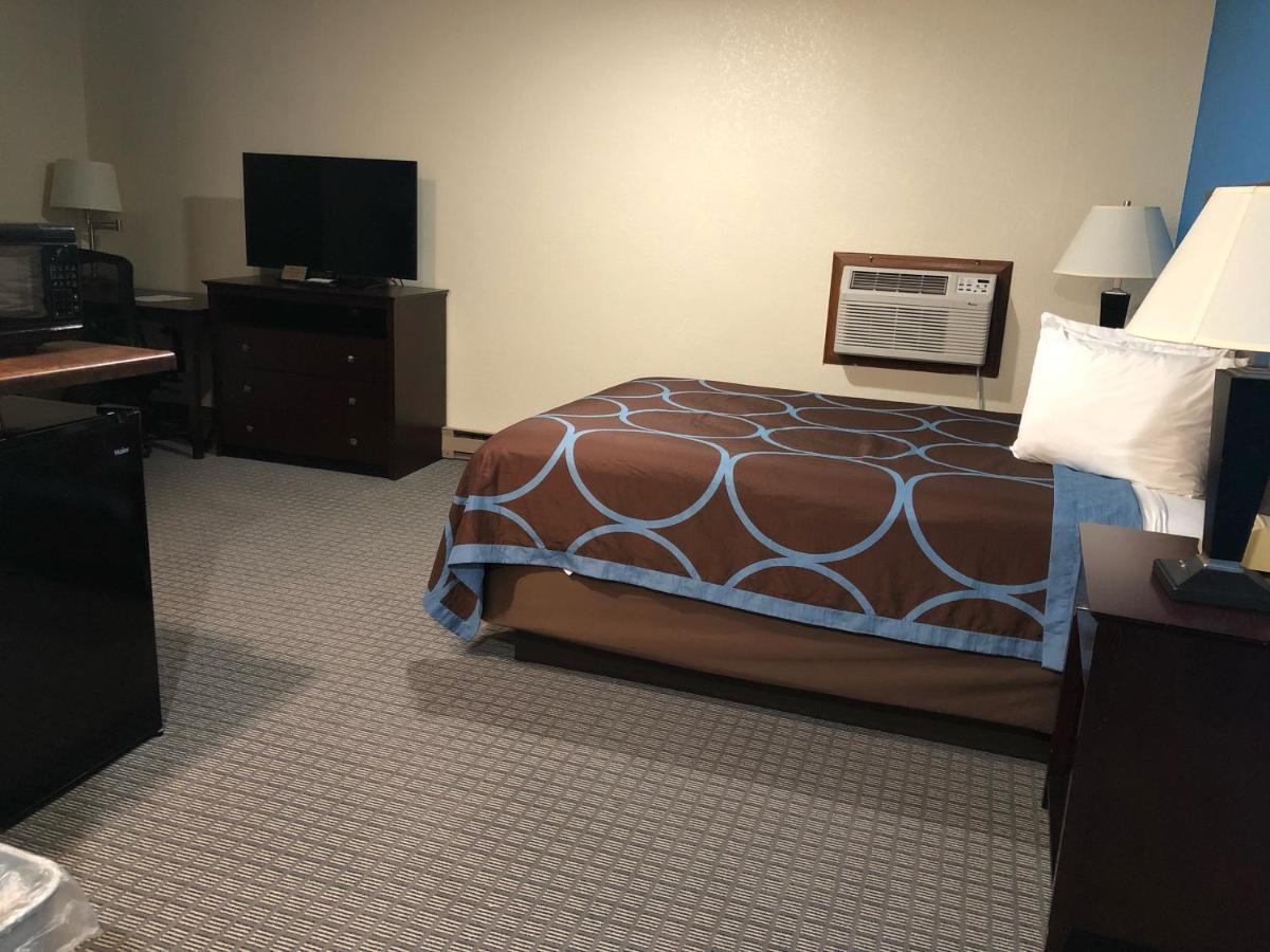 Amerivu Inn & Suites Eau Claire Eksteriør bilde