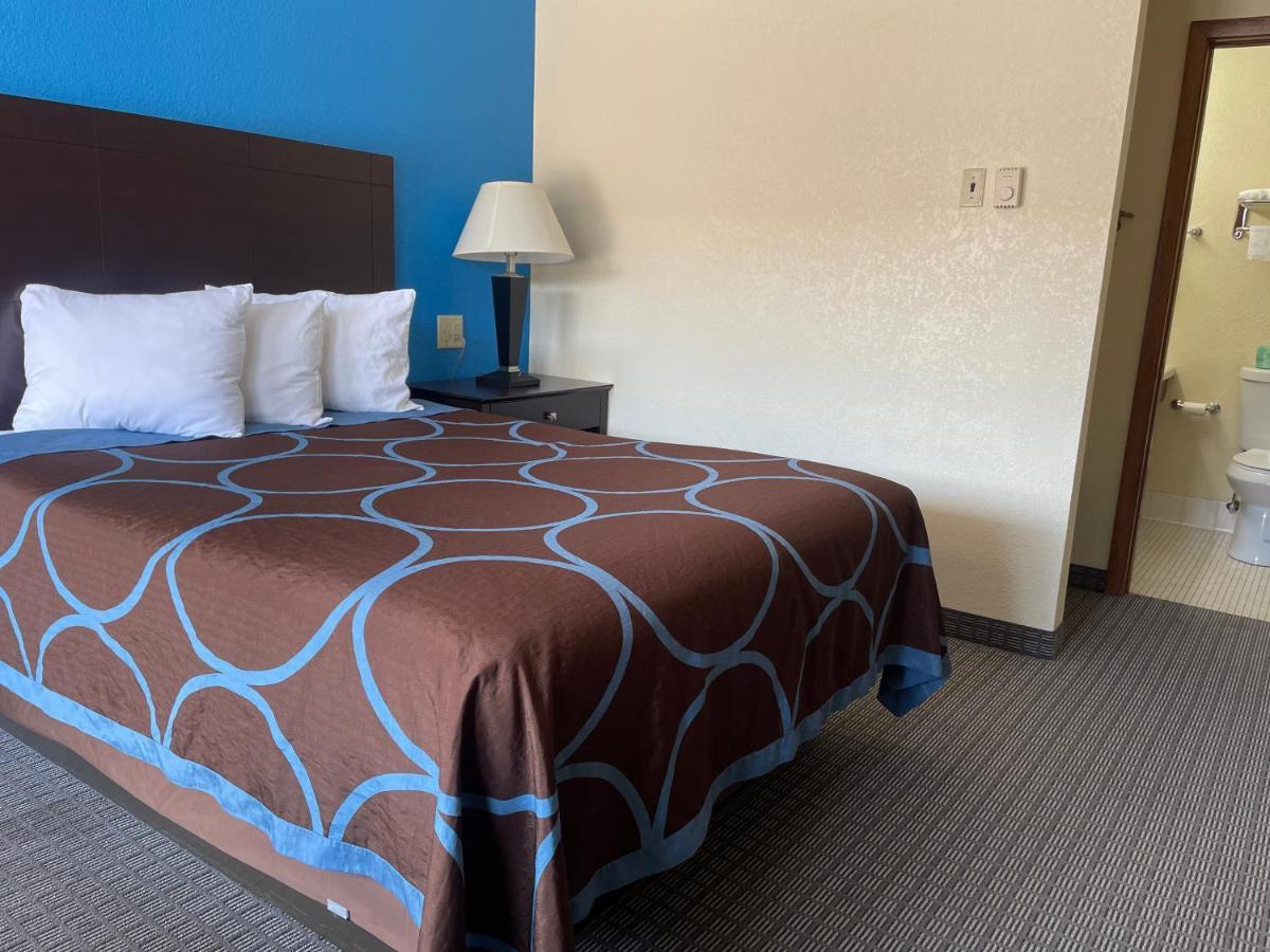 Amerivu Inn & Suites Eau Claire Eksteriør bilde